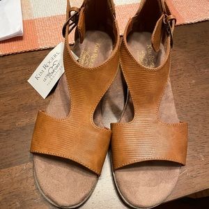 New Kim Roger’s Finley Sandals